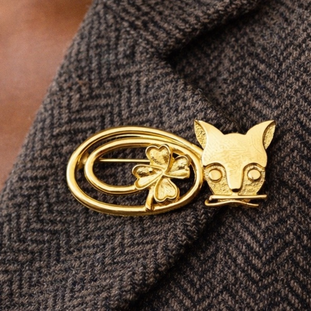 Vintage JEANNE Gold Tone Fox & Four Leaf Clover Brooch Pin